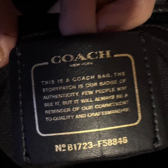 Coach Women's Crossgrain Leather City Zip Tote (B1723-F58846) Used condition - Picture 4 of 9